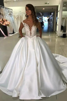 Brautkleid Formell Tiefer V-Ausschnitt Satin Halle Mittelgröße