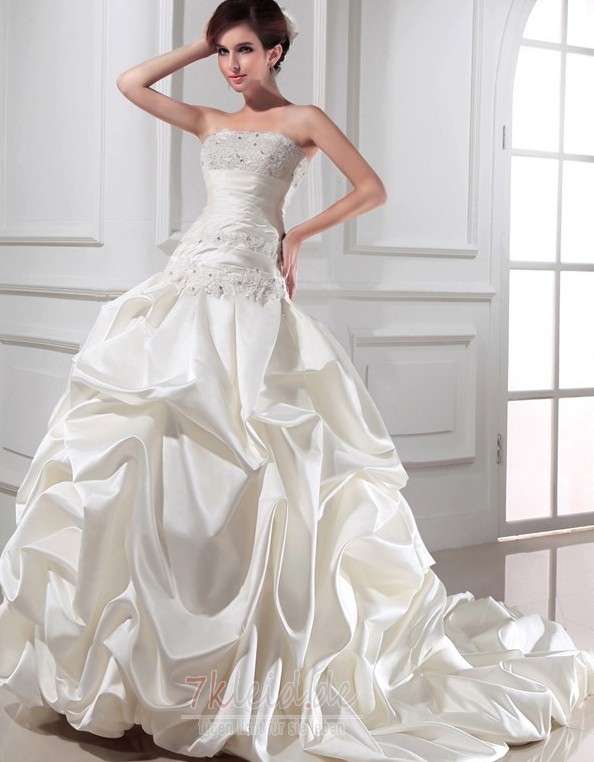 Rückenfreie Brautkleider: Zeigen Sie Ihren Must-Have-Trend auf beiden Seiten